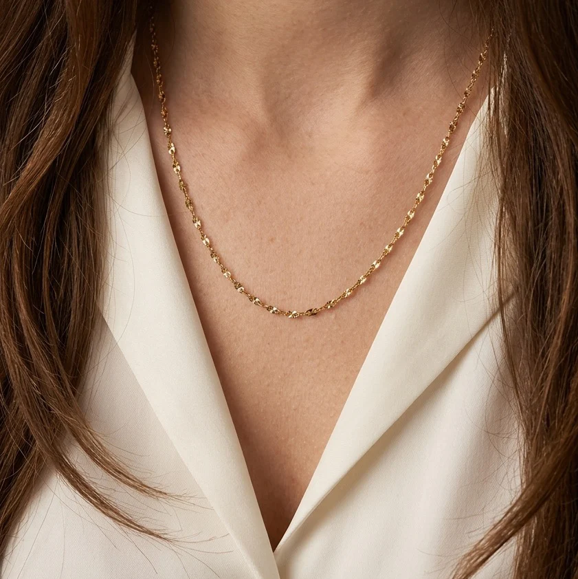 Funkelnde Halskette in Gold aus Edelstahl – Bild 3